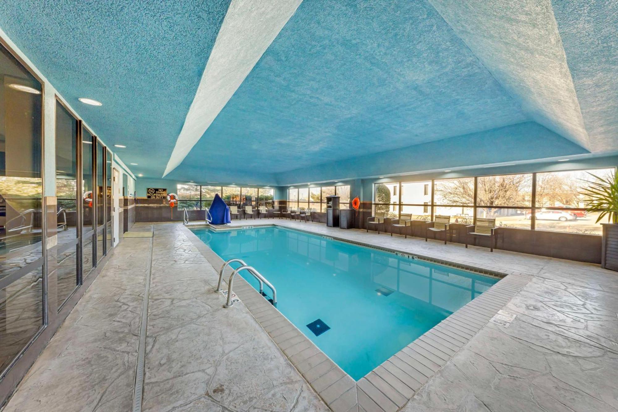 Best Western Plus Midwest City Inn & Suites Buitenkant foto