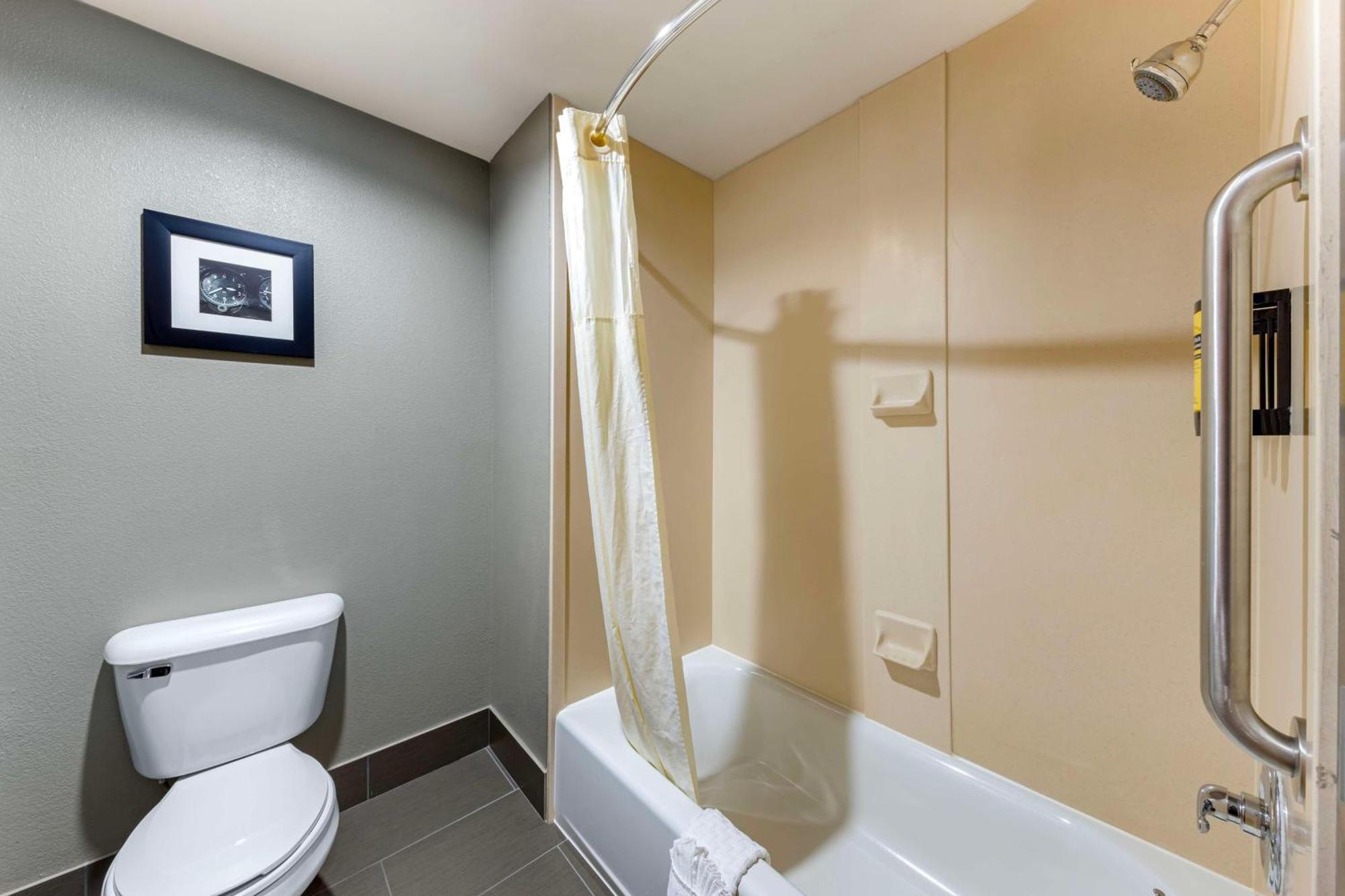 Best Western Plus Midwest City Inn & Suites Buitenkant foto