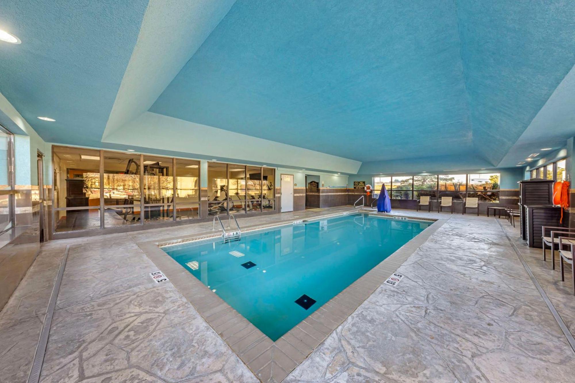 Best Western Plus Midwest City Inn & Suites Buitenkant foto