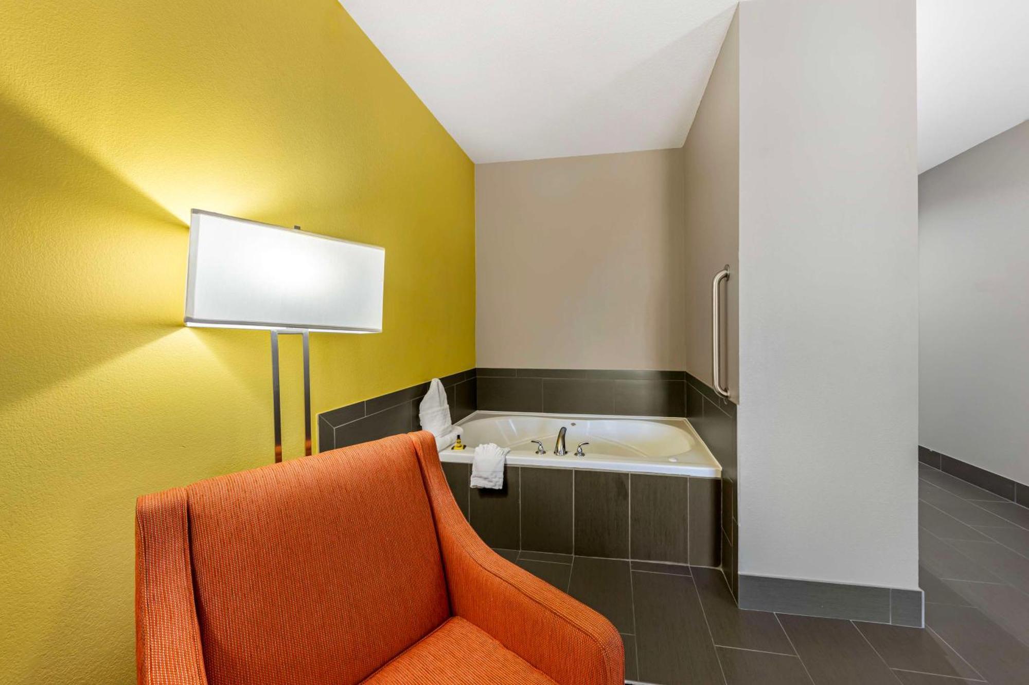 Best Western Plus Midwest City Inn & Suites Buitenkant foto
